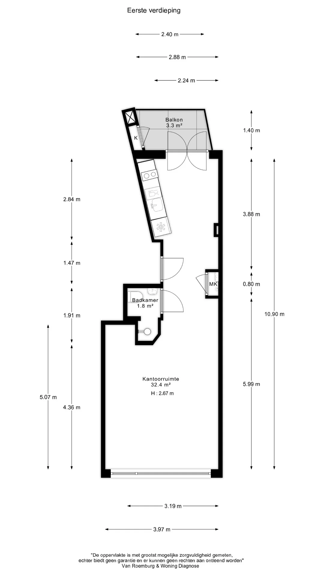 Plattegrond van de eerste verdieping aan de Cornelis Dopperkade met kantoorruimte, badkamer, keuken en balkon.